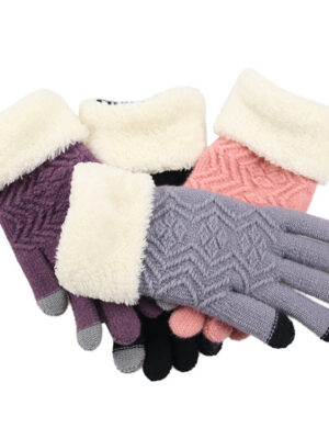 Winter knitted gloves